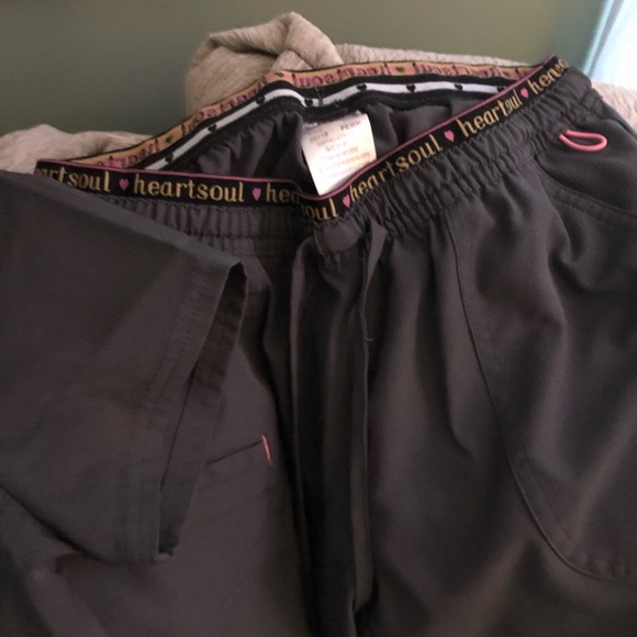 SCRUBS - Picture 4 of 8